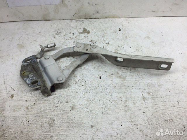 Петля капота передняя правая Volkswagen Passat B7 Петля капота передняя правая Volkswagen Passat B7