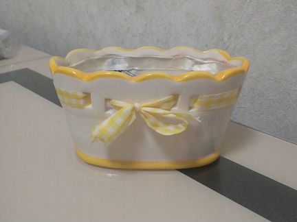 Вазочка-салфетница