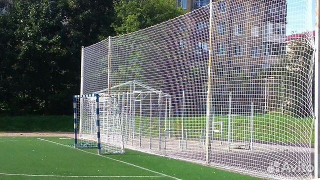 Заградительная сетка для спортивных площадок