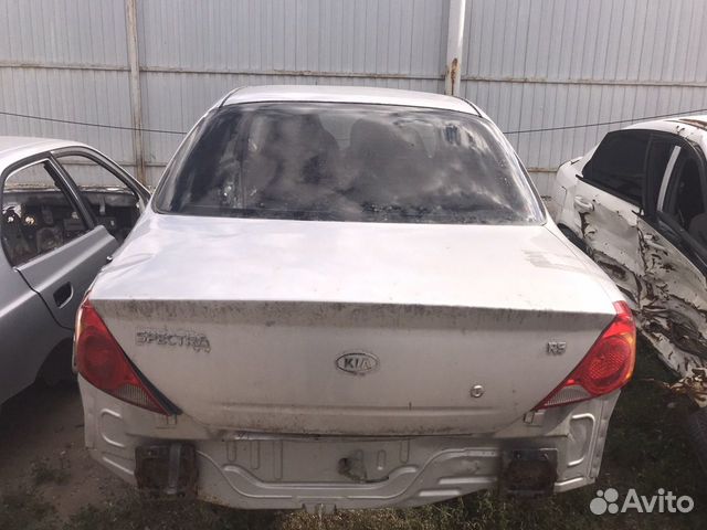 Стекло заднее