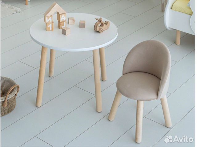 Круглый стол+мягкий стул. Детская мебель