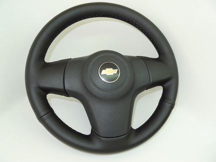 Оплетка на руль на Chevrolet Niva