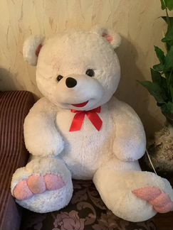 Большой белый медведь