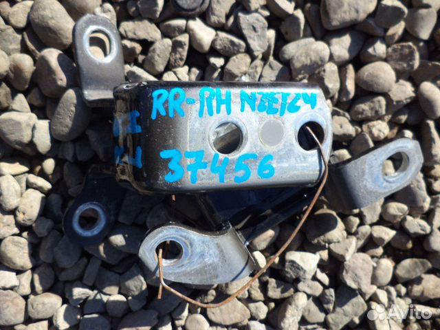 Петля двери задняя левая Toyota Corolla Fielder