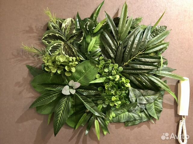 Декоративное панно из искусственных цветов