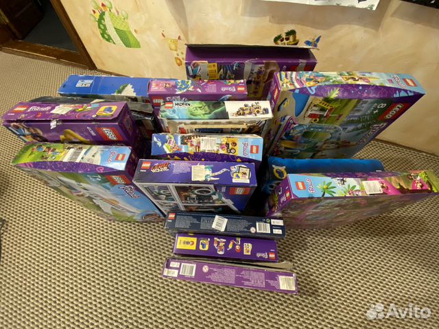 Lego много