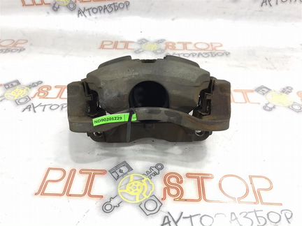 Суппорт передний левый Nissan Qashqai (J10) 2006