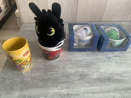 Кружка с игрушкой магнит