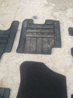 Автомобильные коврики на infiniti QX80