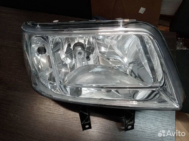 Фара Правая Volkswagen Transporter T5 (2004)