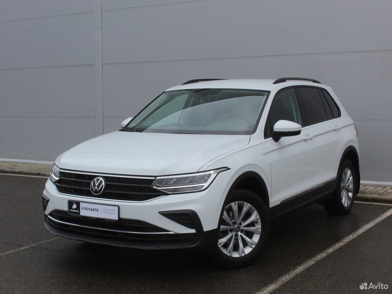 Tiguan 2 Рестайлинг. Тигуан 2 Рестайлинг. Фольксваген Тигуан. Тигуан 2021 года светло-коричневый.