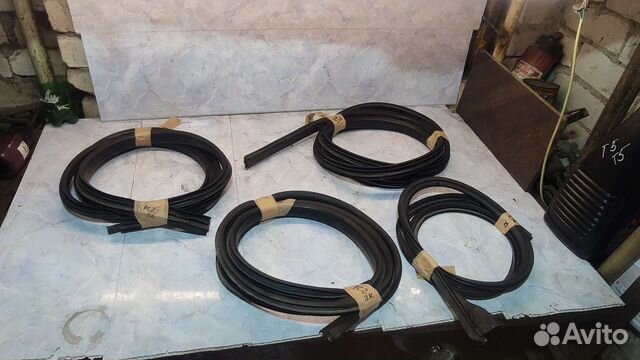 Уплотнитель двери Renault Symbol 2