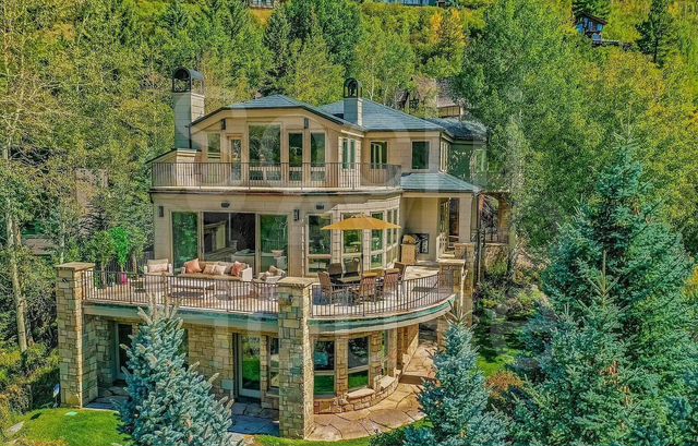 Дом 620 м² на участке 23 сот.