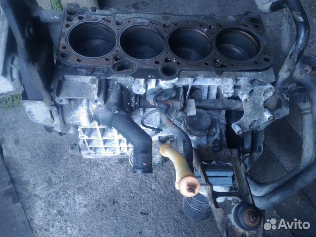 Блок цилиндров Audi A3 1.6 AEH