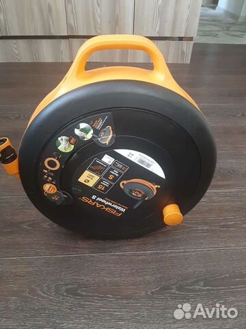 Шланг Fiskars на катушке с аксессуарами(новый)