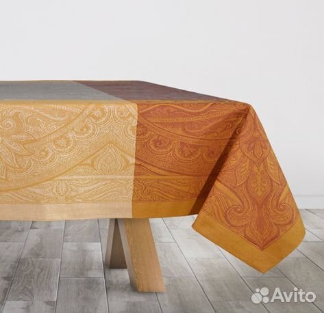 Скатерть жаккардовая льняная