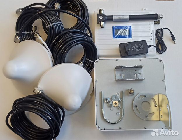 Усилитель 2G/3G/4G на 400 кв.м., 2 дом. антенны