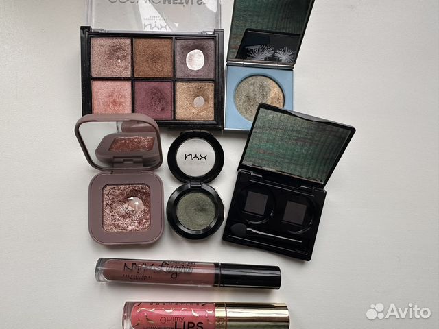 Косметика. Тени, пудра, тени для бровей