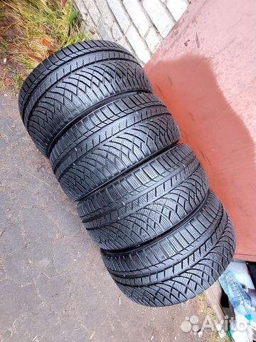 Kumho WinterCraft WP72 245/45 R18 100V
