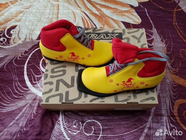 Продаются новые зимние лыжные ботинки