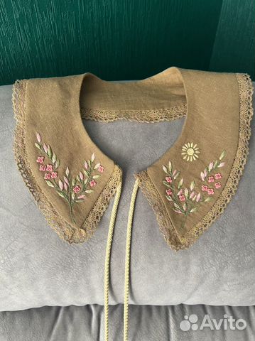 Накладной воротник с вышивкой