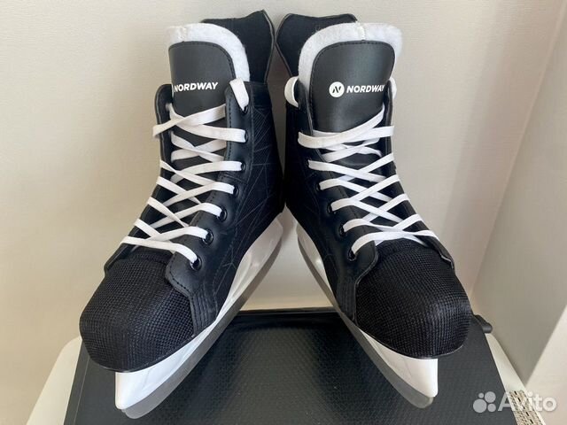 Новые подростковые хоккейные коньки 37 размер