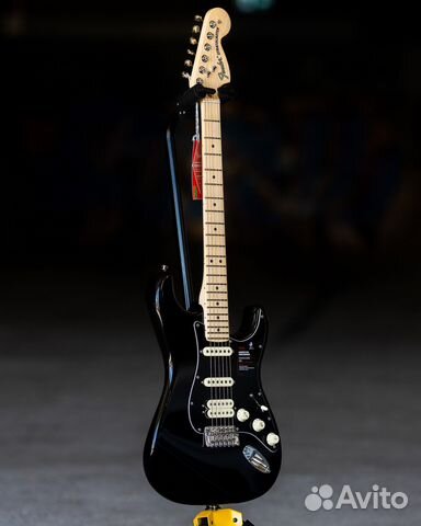 Электрогитара Fender Stratocaster USA + Аксессуары