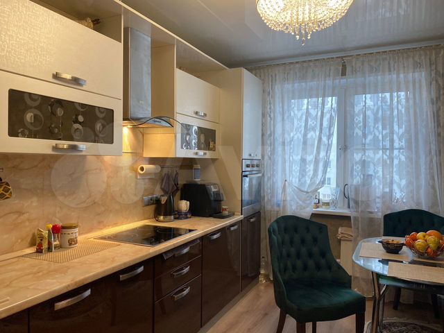 3-к. квартира, 81 м², 8/9 эт.