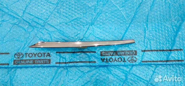 Хром решетки радиатора Corolla 180 левый 13-16