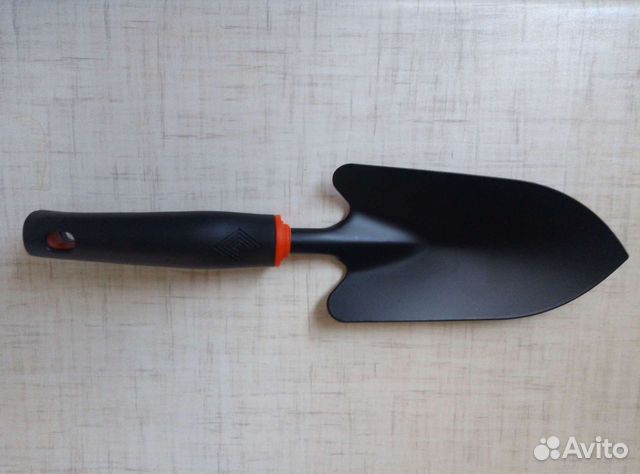 Шарниры багажника Нива