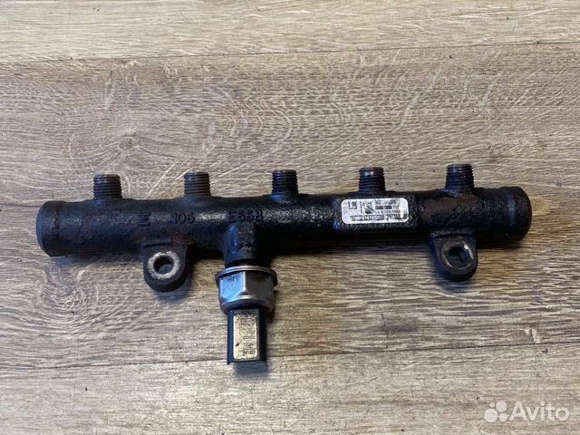 Peugeot 407 топливная рампа