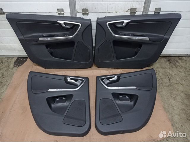 Volvo XC60 обшивки дверей 2009-2017 дверные карты