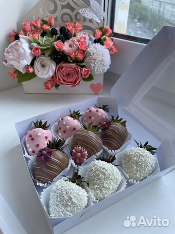 Клубника в шоколаде и конфеты ручной работы