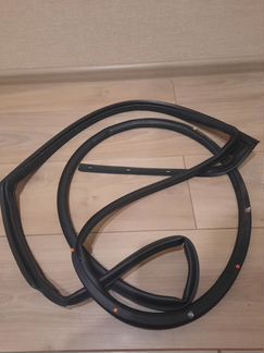 Уплотнитель задней двери Rio-3