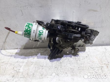 Замок двери передней правой