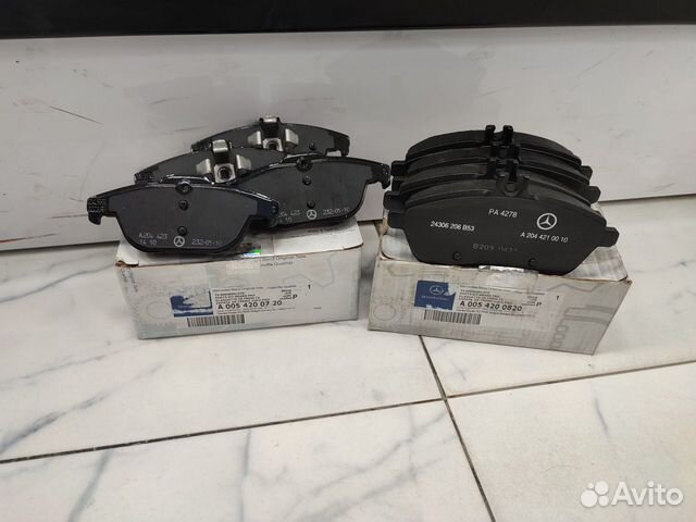 Комплект тормозных колодок Mercedes W204