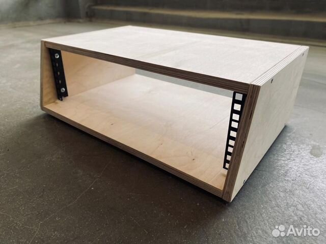 Настольная рэковая стойка 3U-300