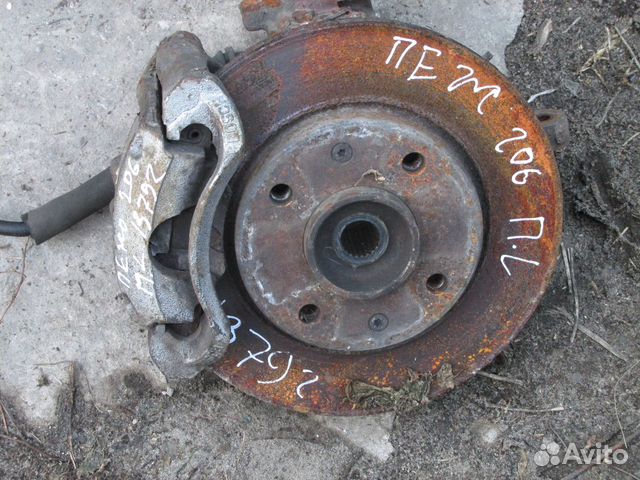 Пежо 206 Кулак передний 364652