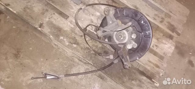 Кулак задний правый, левый x-trail t30 2wd