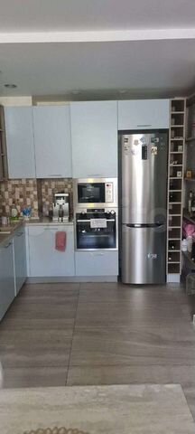 3-к. квартира, 140 м², 1/10 эт.