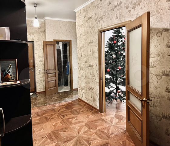 3-к. квартира, 92 м², 3/6 эт.