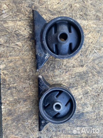 Опора двс нижняя передняя Mitsubishi Carisma