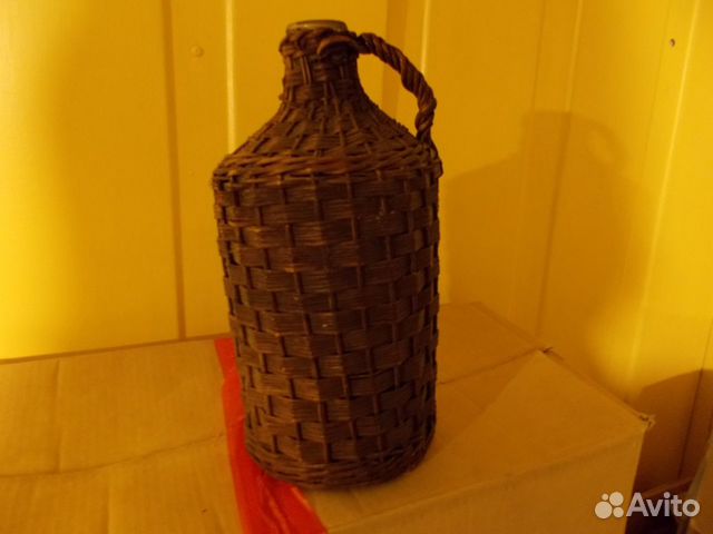 Винная бутыль плетённая