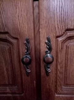 Тумба под телевизор из цельного дерева