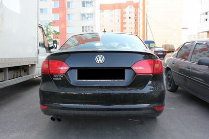 Спойле на Volkswagen Jetta 6 (дорест)