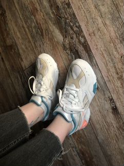 Бежевые кроссовки reebok aztrek 37,5