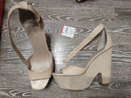 Новые туфли пакетом