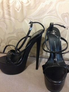 Туфли на каблуке