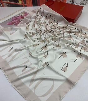 Платок Valentino