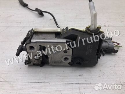 Замок двери передний правый Peugeot 308 1 EP6 2009